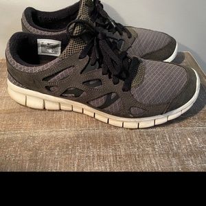 Military Green Men's Nike Sneakers/Athletic Shoes Size 9